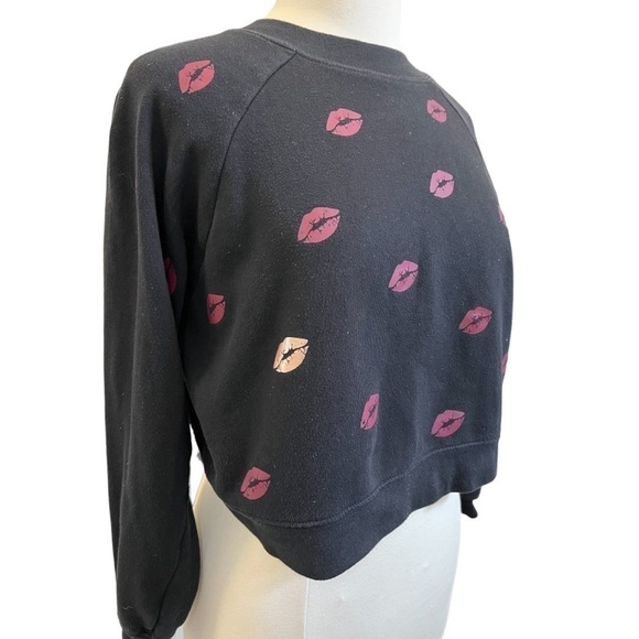 Style Reform, Kissing Lips Sweatshirt in Black Size Small - Picture 9 of 11